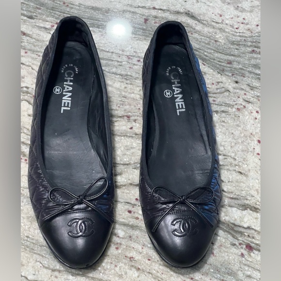 CHANEL Shoes Chanel Quilted Flats In Very Good Condition Poshmark
